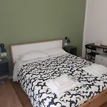 بيت ضيافة E Rosaroll