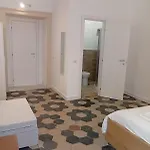 بيت ضيافة E Rosaroll