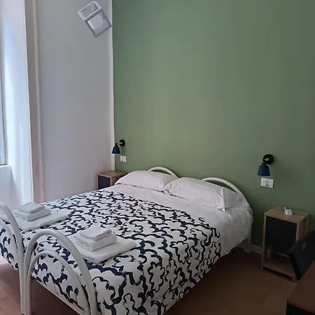 E Rosaroll 3* نابولي