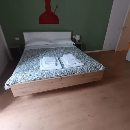 E Rosaroll Konukevi Napoli