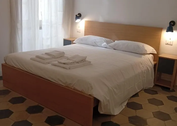 E Rosaroll 3* Νάπολη